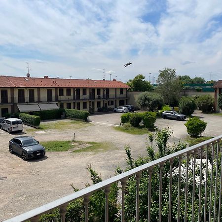 Bnbook-Monolocale Corte Borromeo Rho Exterior foto