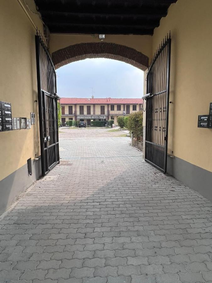 Bnbook-Monolocale Corte Borromeo Rho Exterior foto